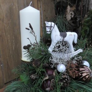 52 Stroik z świecą (Biało-kremowy).