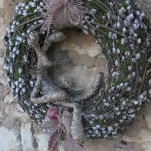 86  Wianek z bazi i mchu z zającem.